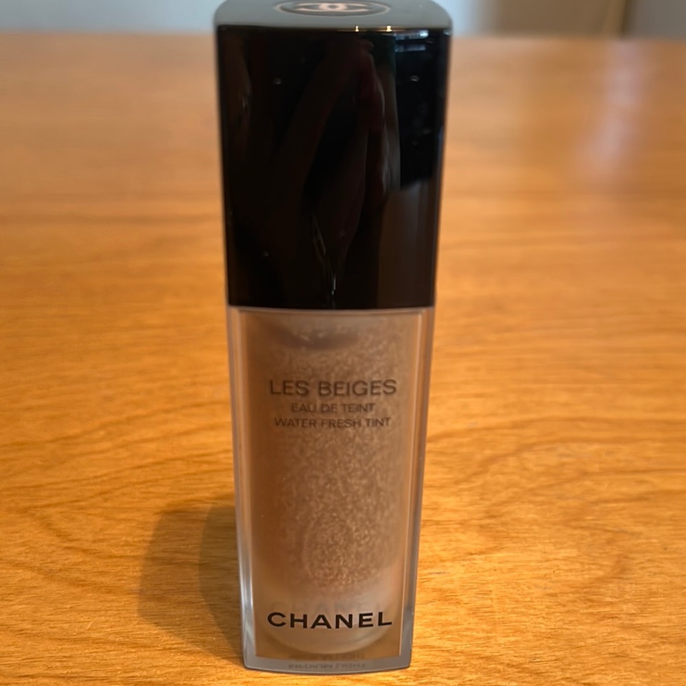 Les Beiges eau de tient water fresh tint
